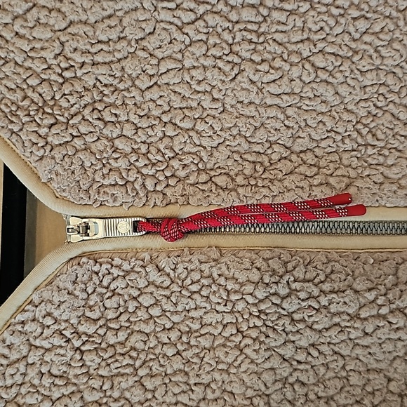 393. Lululemon Oh So Sherpa Full Zip - Picture 2 of 11